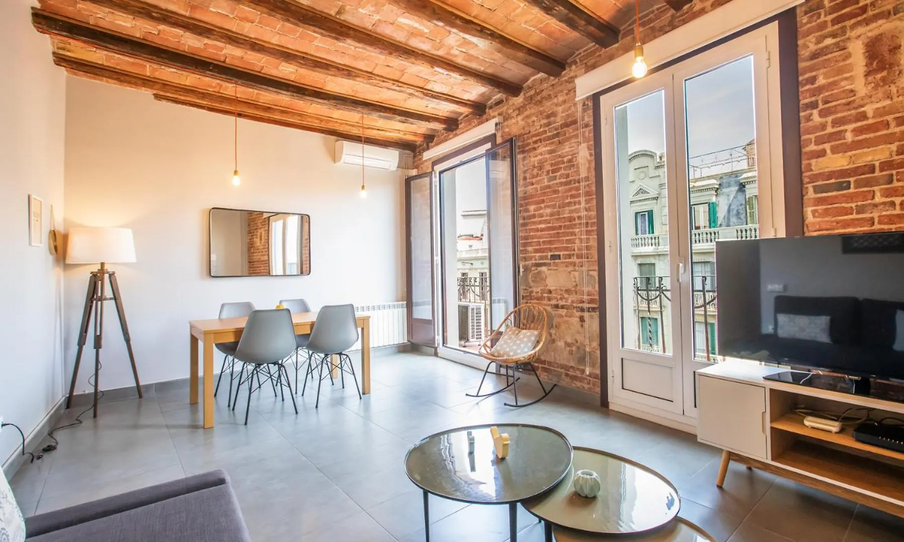 42Mal1083 - Great 2Br Near Sagrada Familia Daire Barselona